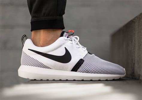 nike roshe run herren schwarz rot weiß|Nike Roshe Run Breeze White Black Herren – 644425.